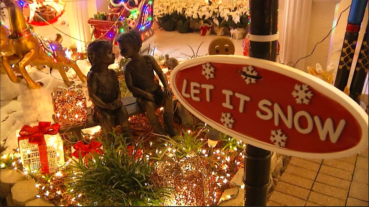 Pinellas County Christmas Light Showdown